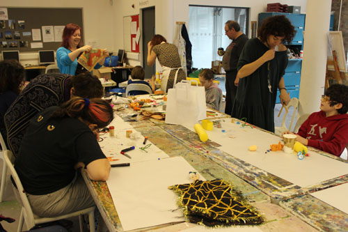 Friends and Family Fun Workshop – Puppets